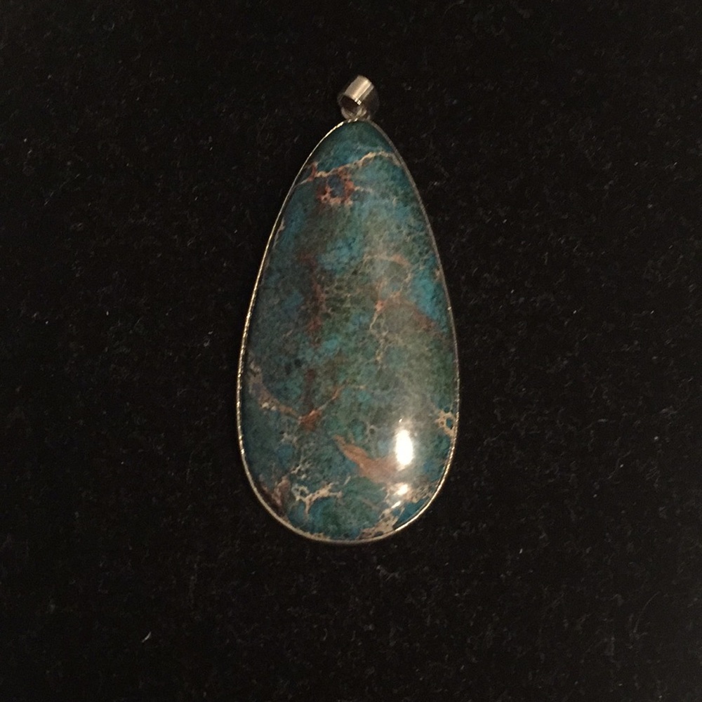 Interesting Green blue stone pendant